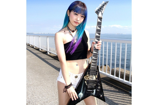 Rie a.k.a. Suzaku　世界へ誘うギタリスト