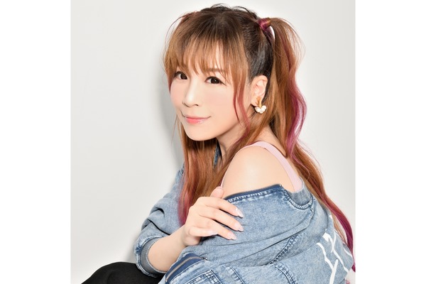 榊原ゆい　演じ歌い踊り創作る　様々なアプローチで万色の世界を生み出す声優