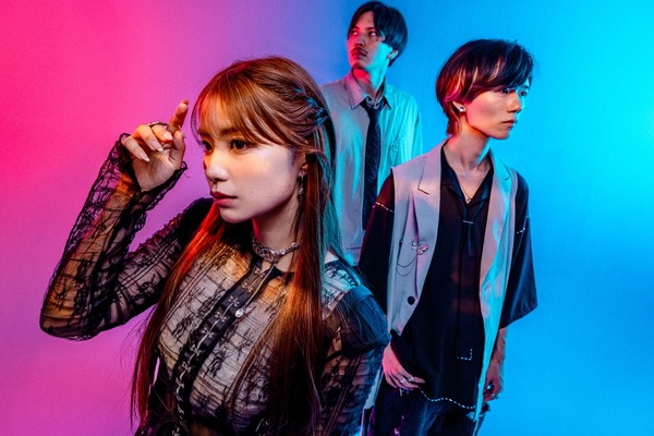 PHALUX ―― 相反する光と闇を共鳴させる、終わりなき物語を紡ぐ「ラウドポップ」の旗手