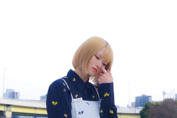つきみるく 澄み切った甘い歌声が手繰り寄せる青春のグラデーション