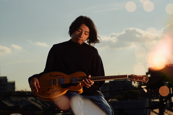 ギタリスト・プロデューサーの関口シンゴが新曲「Dolphin」を2026年7月15日(水)にリリース