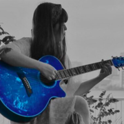 変幻自在のバンドサウンドを誇る 金木和也の世界 Muevo Voice