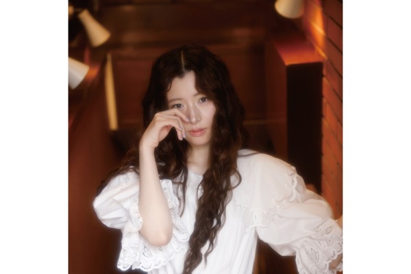 小片リサ　吐息のひとつひとつまでがその世界を彩る