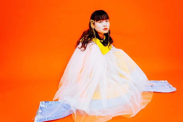 ayaka　ときめくラブソングの歌い手が、ニューシングルで見せる進化