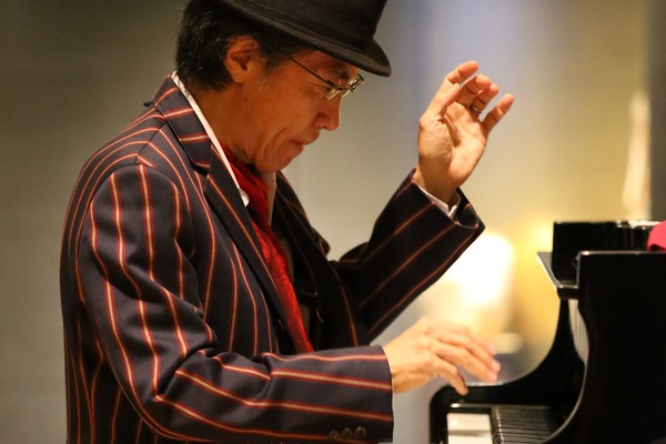 クニ三上　本場ニューヨークで培ったジャズサウンドで世界を駆ける実力派ピアニスト
