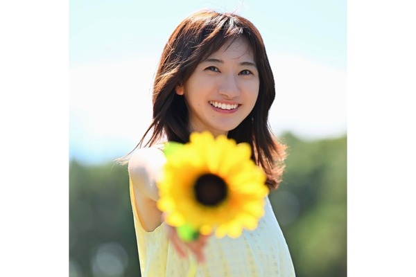 奥ノ矢佳奈　笑顔あふれるステージが魅力！ひまわりのごとく元気に咲くシンガーソングライター